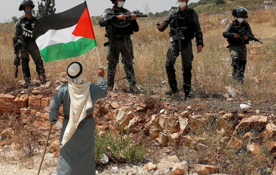 قوات الاحتلال تواصل استيلائها على أراضي الفلسطينيين